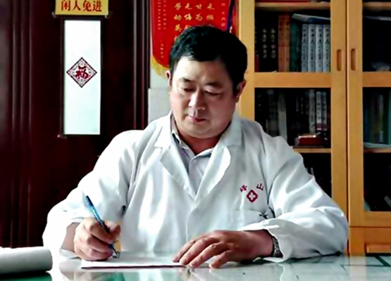 王再贤:精心研医